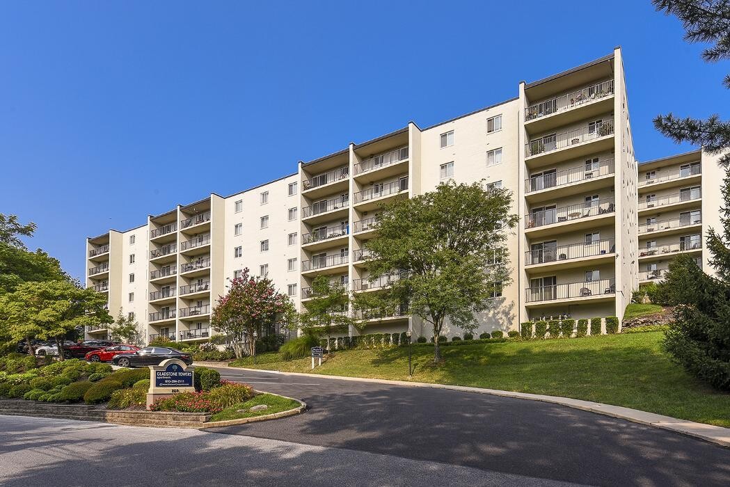 Images Gladstone Towers Apartments