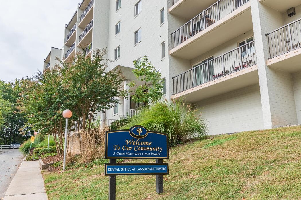 Images Gladstone Towers Apartments