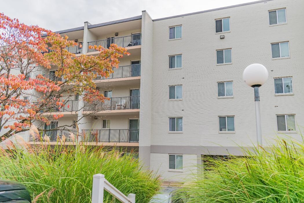 Images Gladstone Towers Apartments