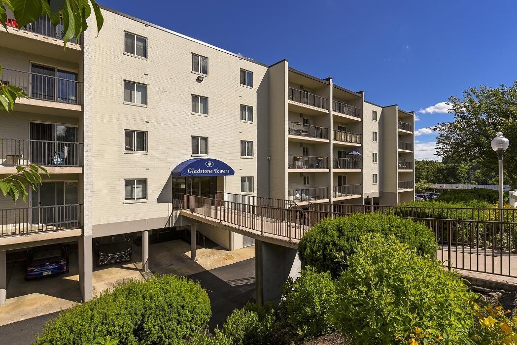 Images Gladstone Towers Apartments