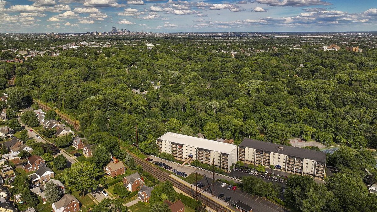 Images Gladstone Towers Apartments