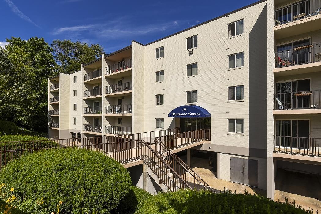 Images Gladstone Towers Apartments