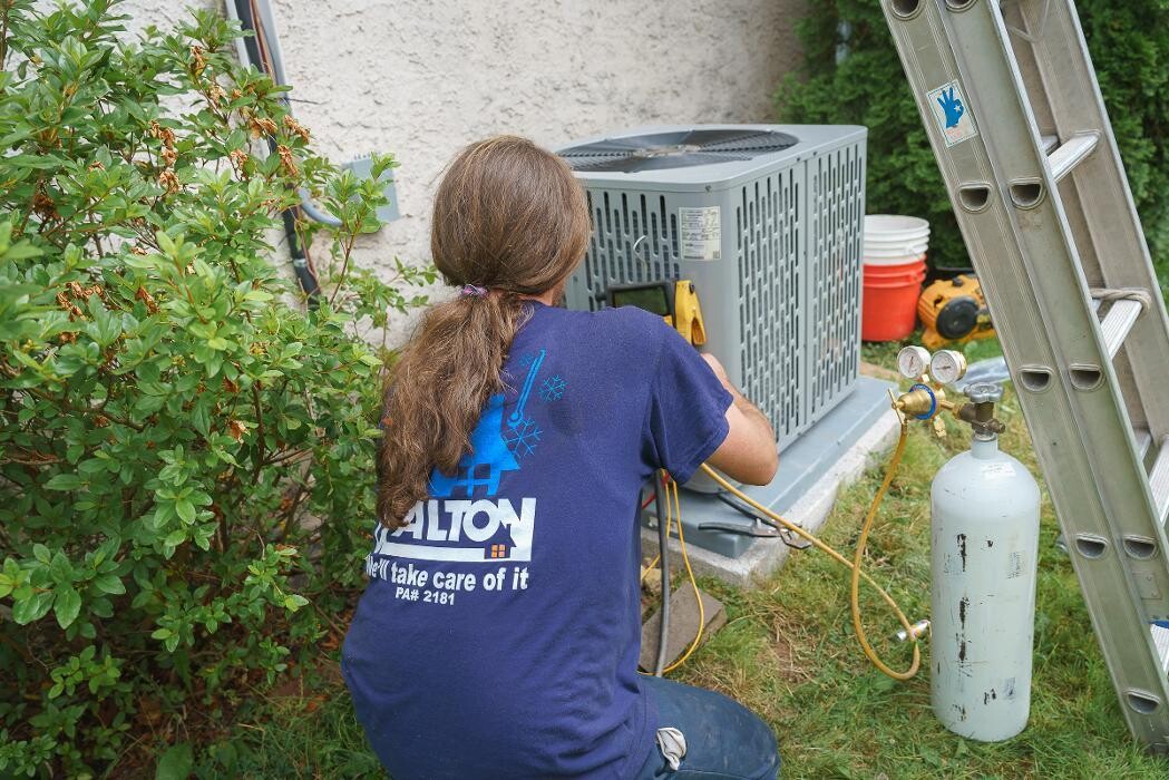 Images Clyde S. Walton