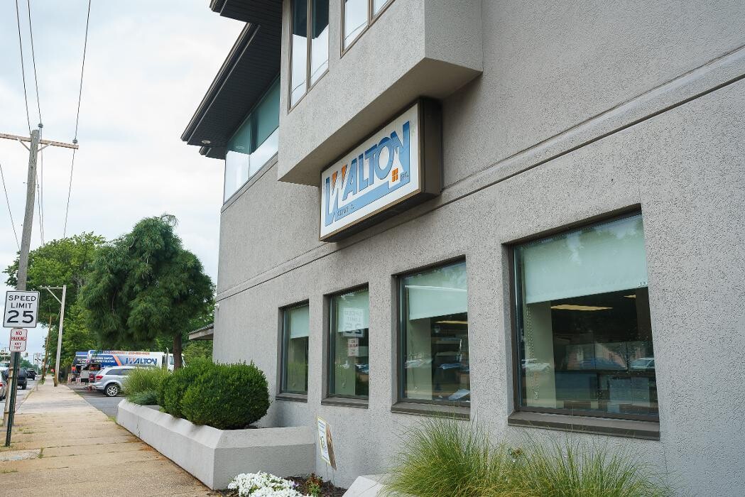 Images Clyde S. Walton