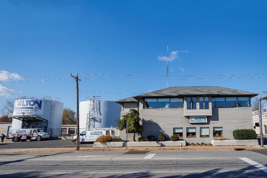 Images Clyde S. Walton