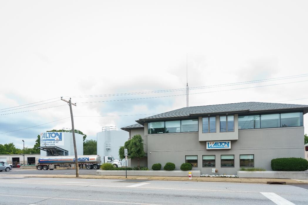 Images Clyde S. Walton