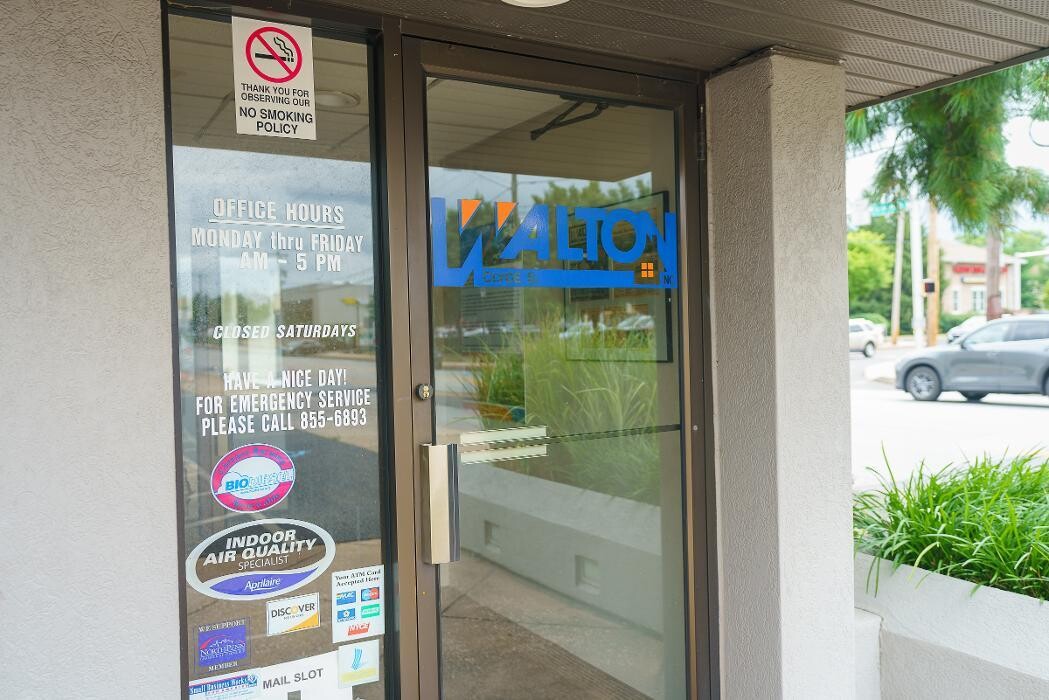 Images Clyde S. Walton