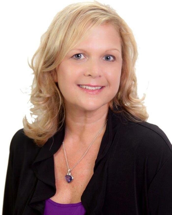 Images Real Estate at the Lake with Valerie Littrell