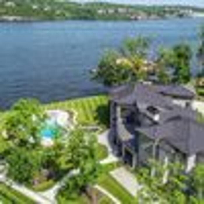 Images Real Estate at the Lake with Valerie Littrell