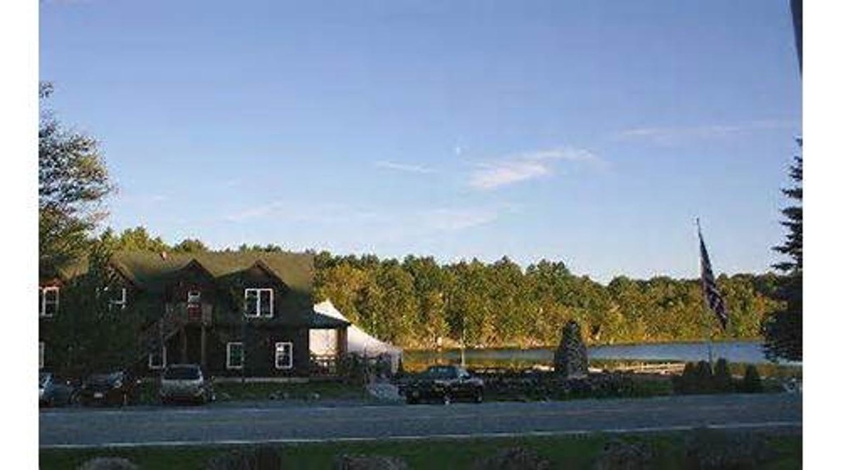 Images Twin Pines on Trout Lake