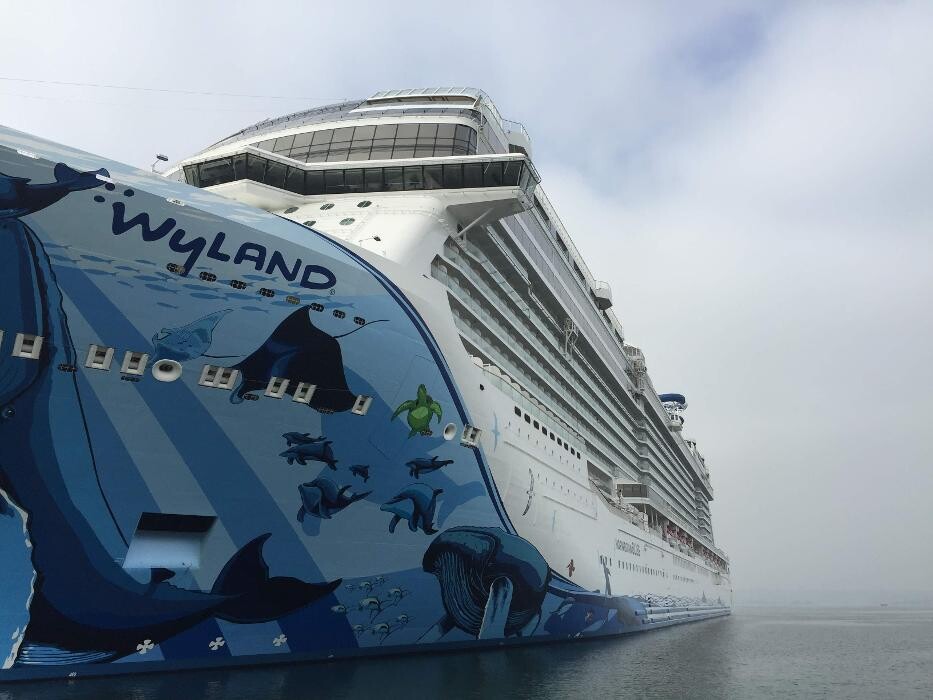 Images Magnified Vacations CruiseOne