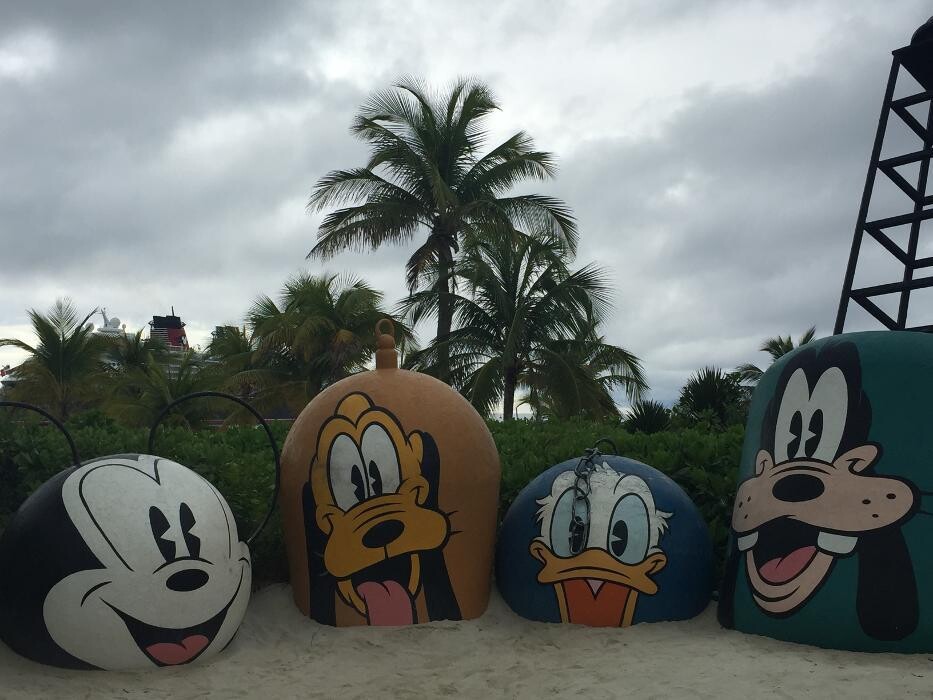 Images Magnified Vacations CruiseOne