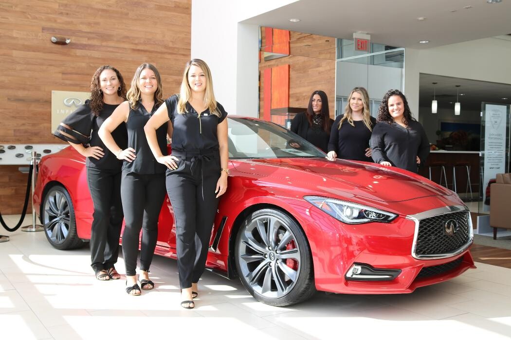 Images INFINITI Stuart