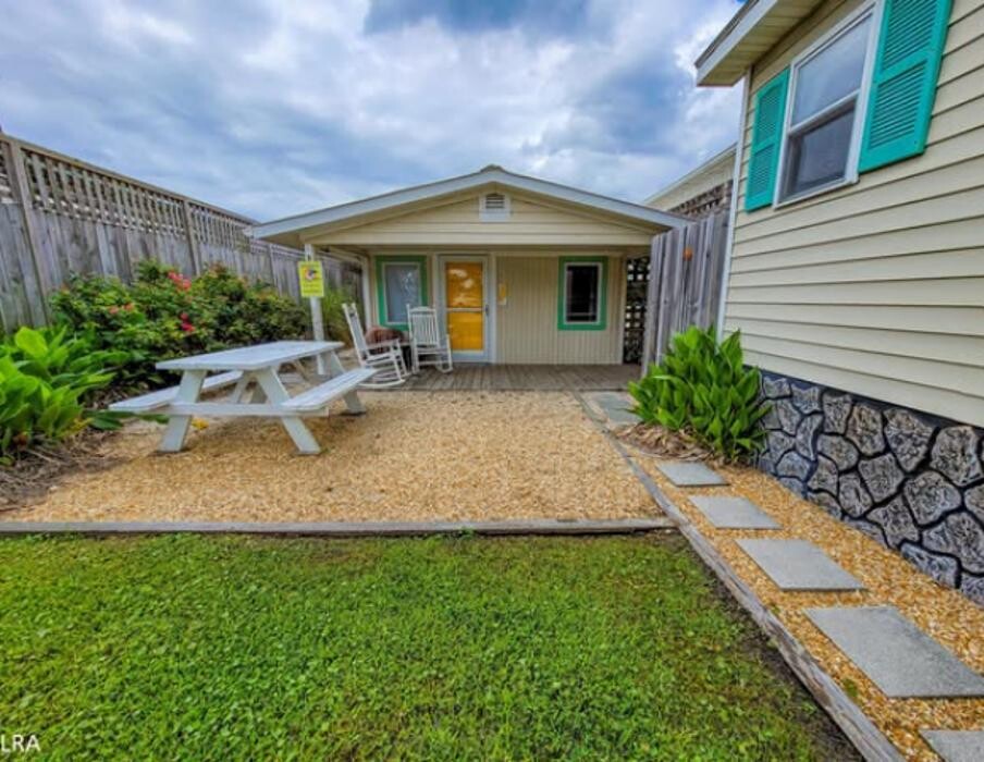 Images Lewis Realty Associates, Inc