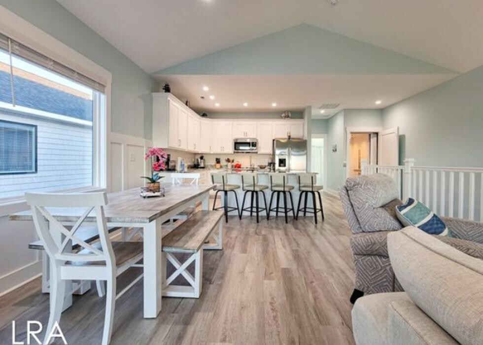 Images Lewis Realty Associates, Inc