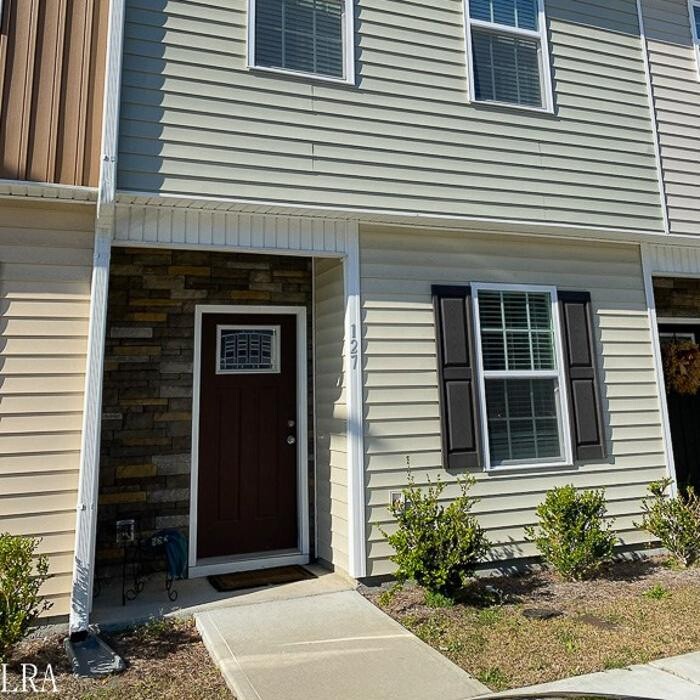 Images Lewis Realty Associates, Inc