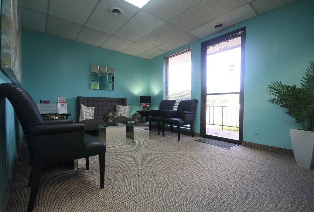 Images Mariya Barnett, DDS Family & Cosmetic Dentistry