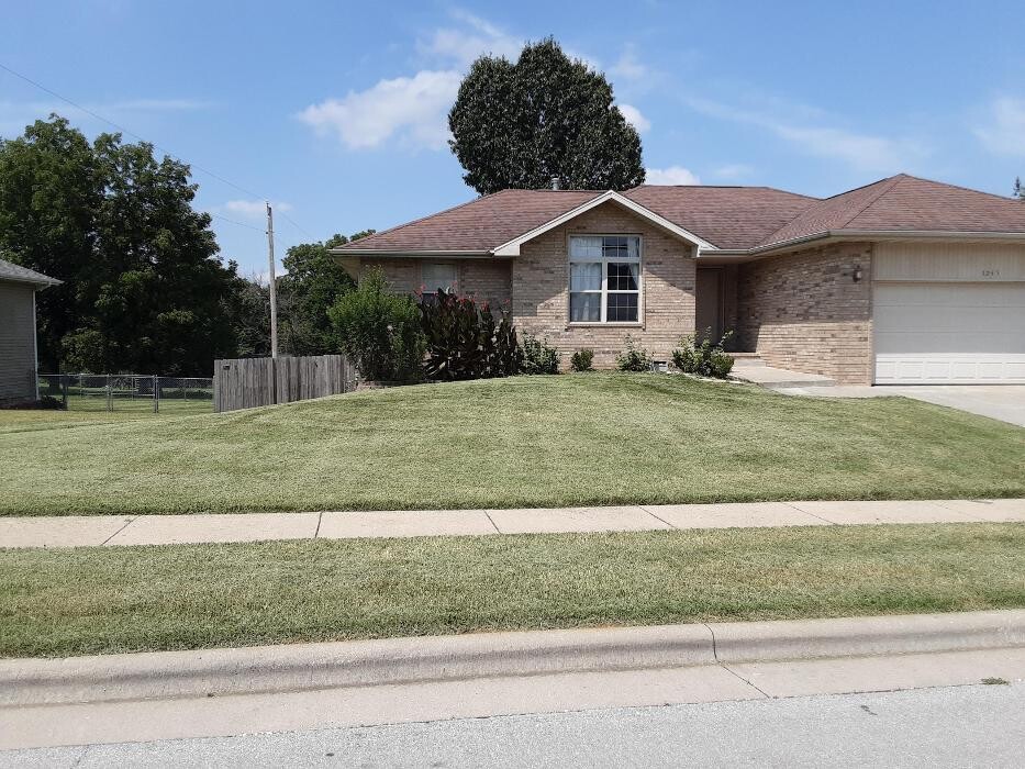 Images Proformance Lawn Care