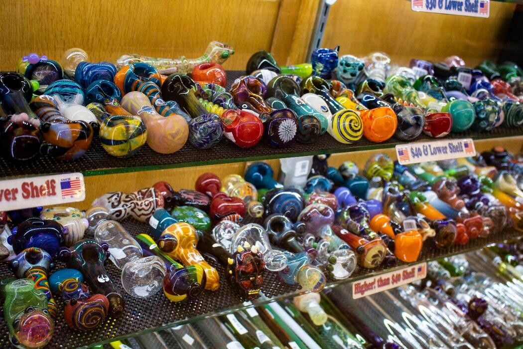 Images Hit Hut Smoke Shop