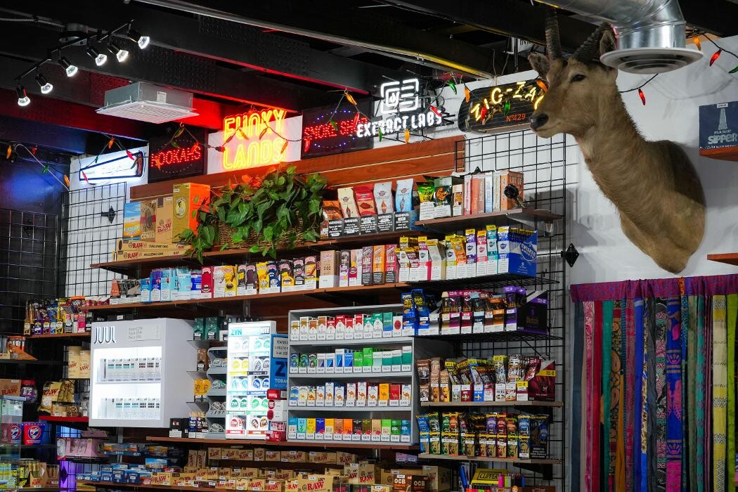 Images Hit Hut Smoke Shop