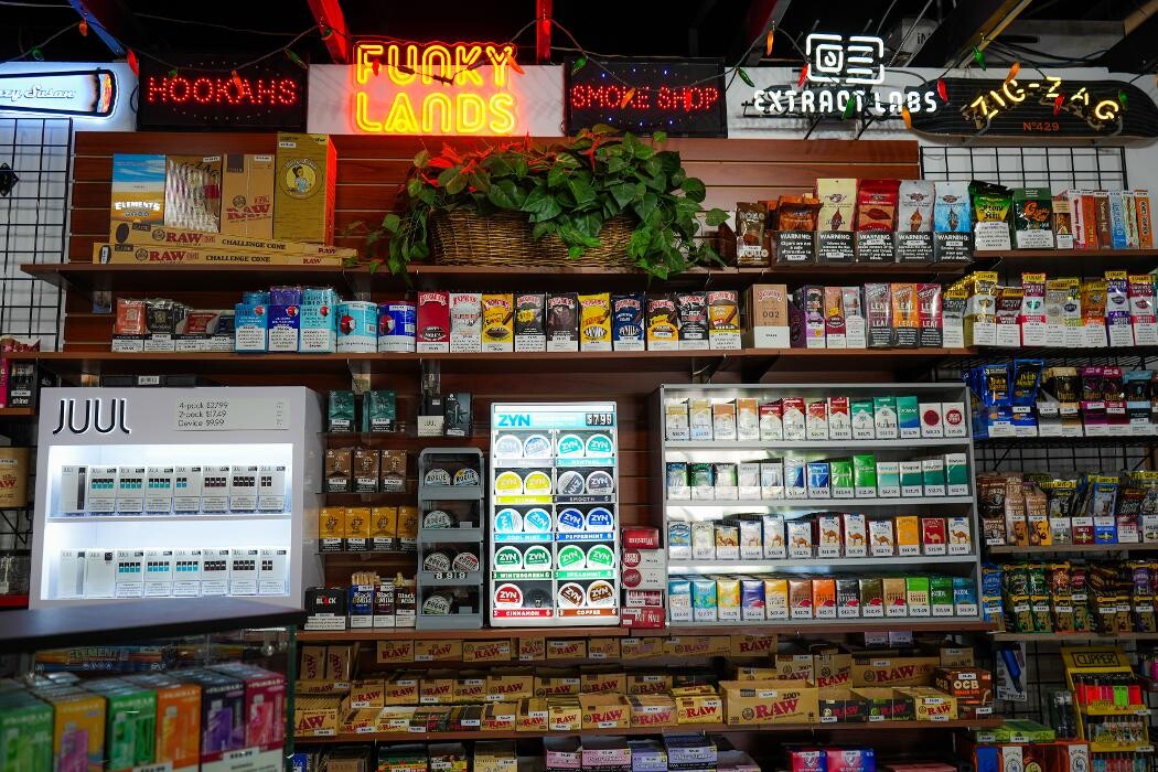 Images Hit Hut Smoke Shop