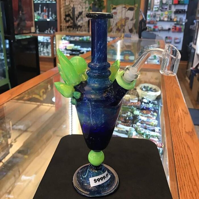 Images Hit Hut Smoke Shop