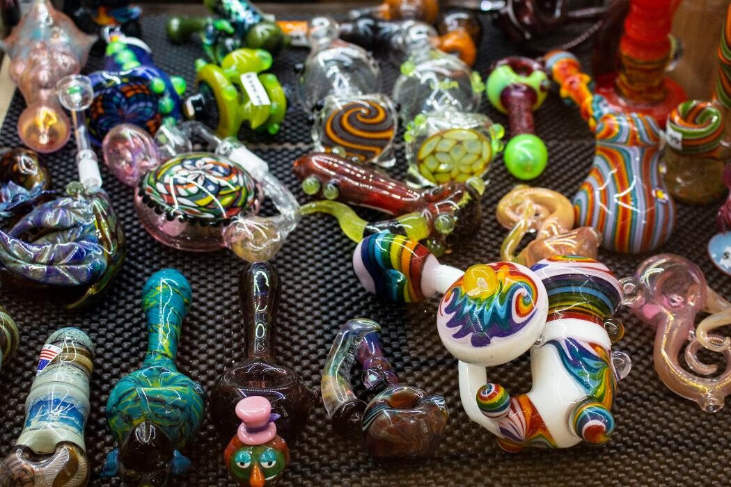 Images Hit Hut Smoke Shop