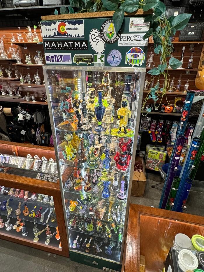 Images Hit Hut Smoke Shop