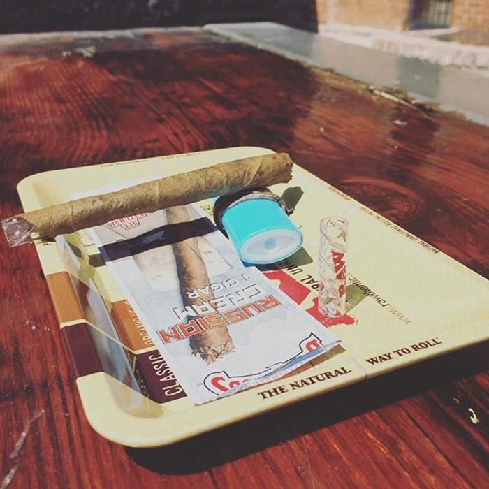 Images Hit Hut Smoke Shop