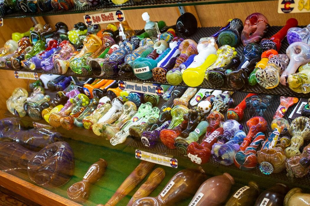 Images Hit Hut Smoke Shop