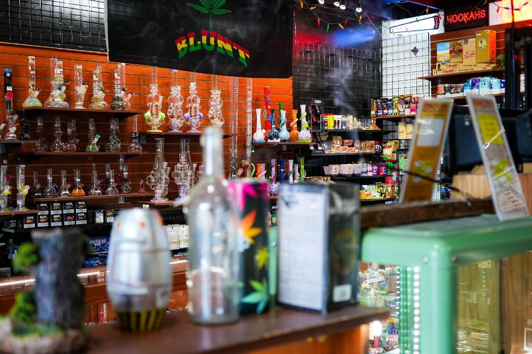 Images Hit Hut Smoke Shop