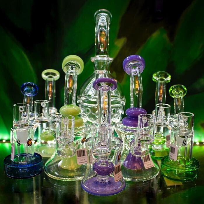 Images Hit Hut Smoke Shop