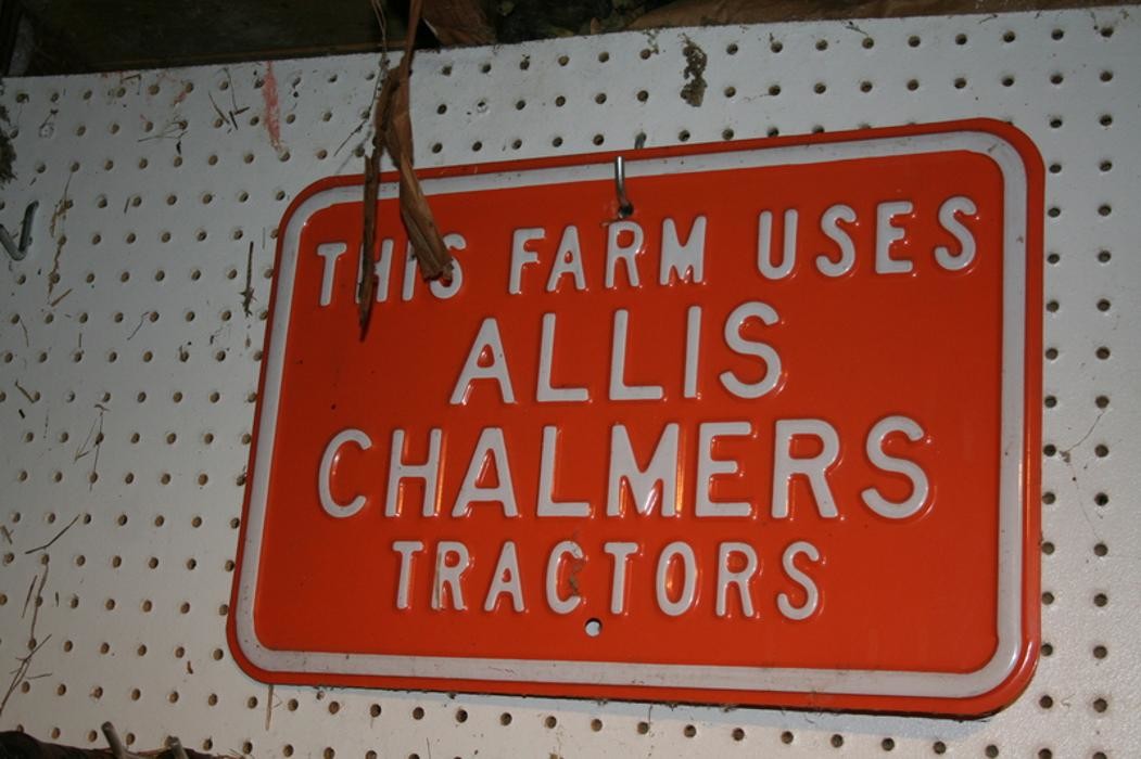 Images Blue Ribbon Auction Co.