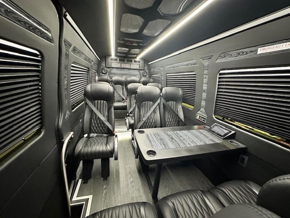 Images Absolute Comfort Limousine