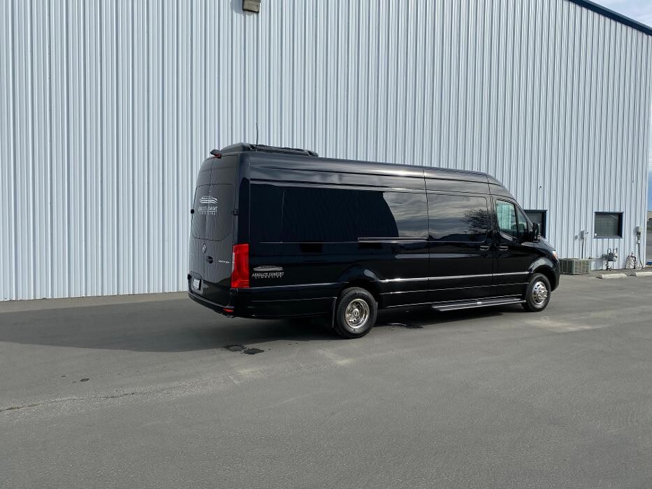 Images Absolute Comfort Limousine