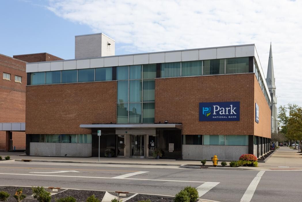 Images Park National Bank: Newark Downtown Office