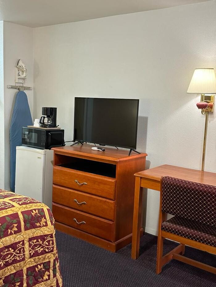 Images American Inn of Altus