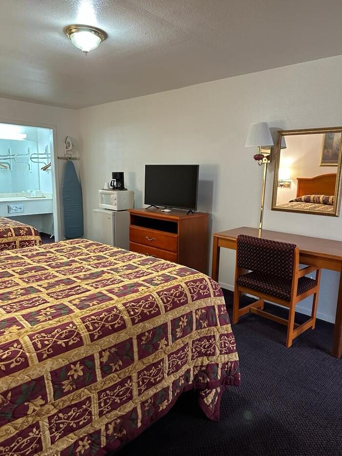 Images American Inn of Altus