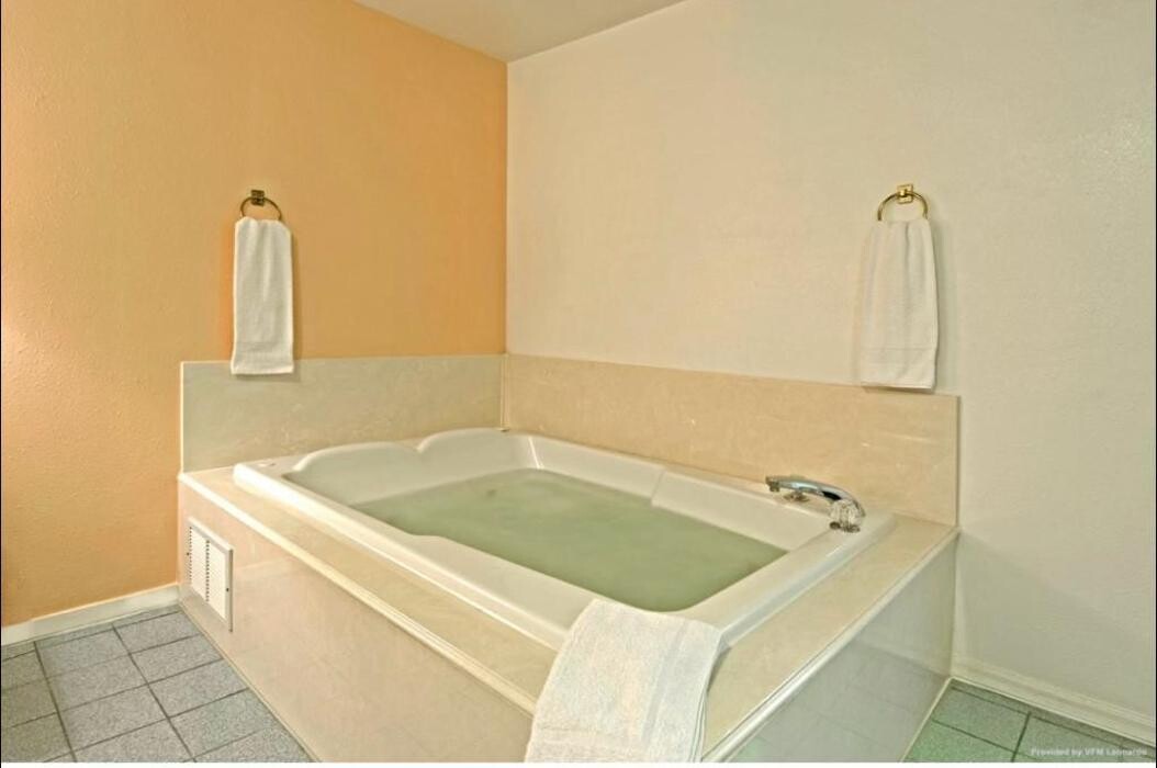 Images American Inn of Altus