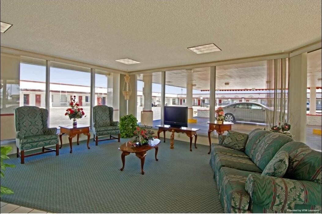Images American Inn of Altus