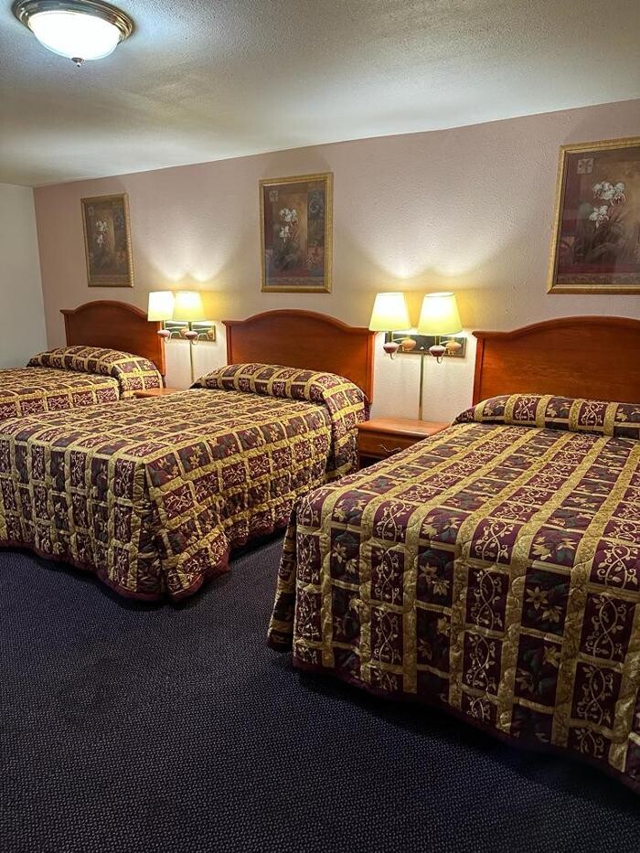 Images American Inn of Altus