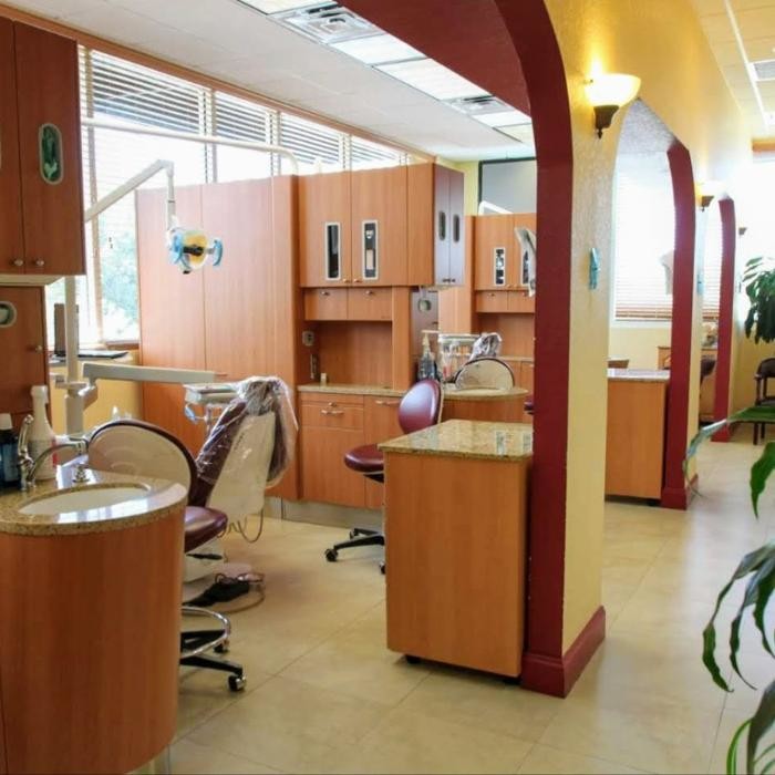 Images Dr. Dora R. Artiles: Art Dental Clinic.
