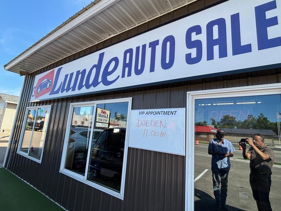 Images Lunde Auto Sales