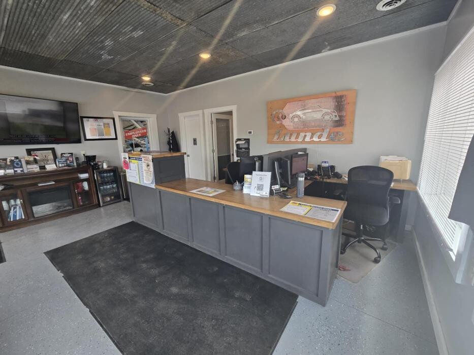 Images Lunde Auto Sales