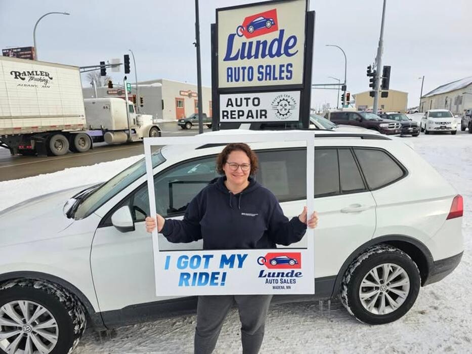 Images Lunde Auto Sales