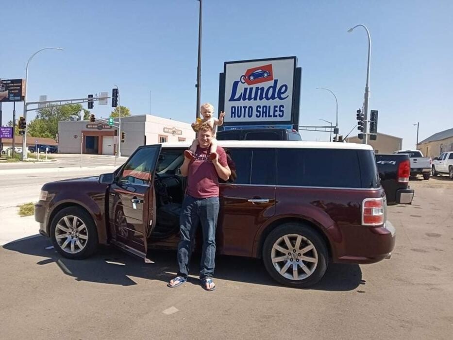 Images Lunde Auto Sales