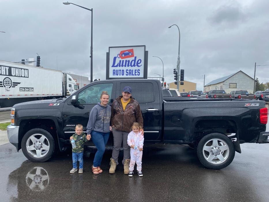 Images Lunde Auto Sales