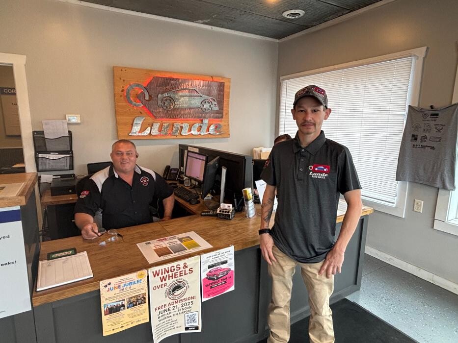 Images Lunde Auto Sales