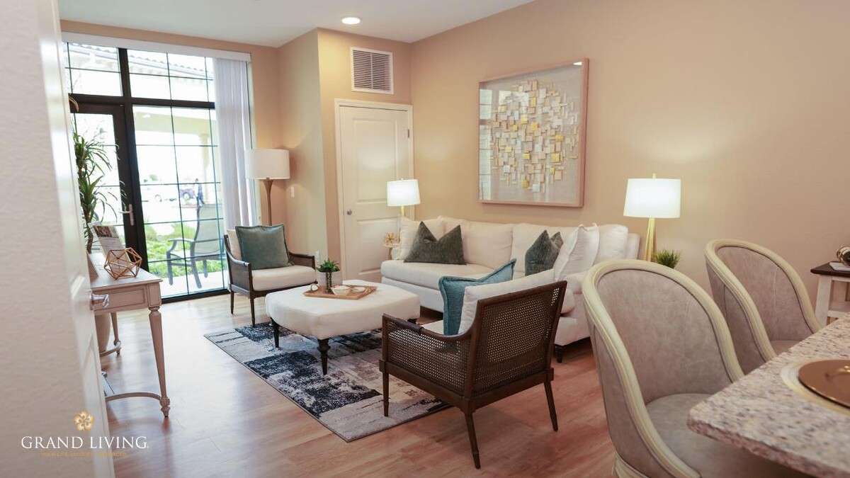 Images Grand Living at Tuscan Lakes