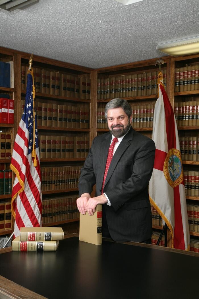 Images Holmes & Young, P.A.